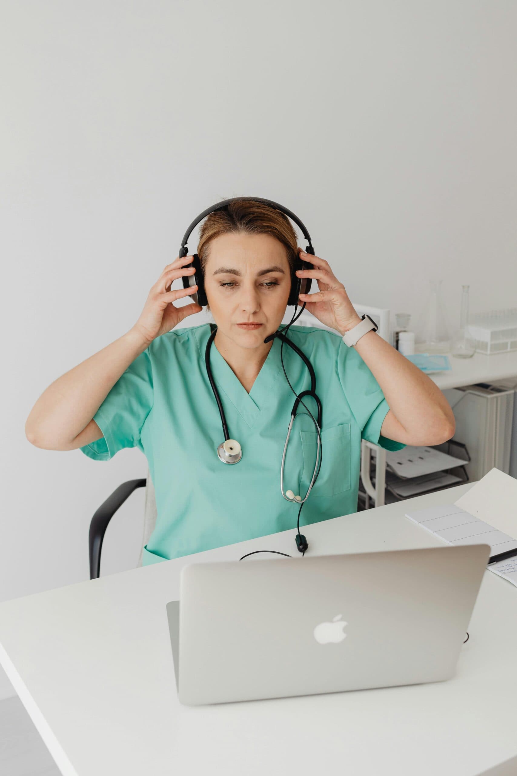 Top 5 Ways to Cut Admin Costs in Healthcare in 2025