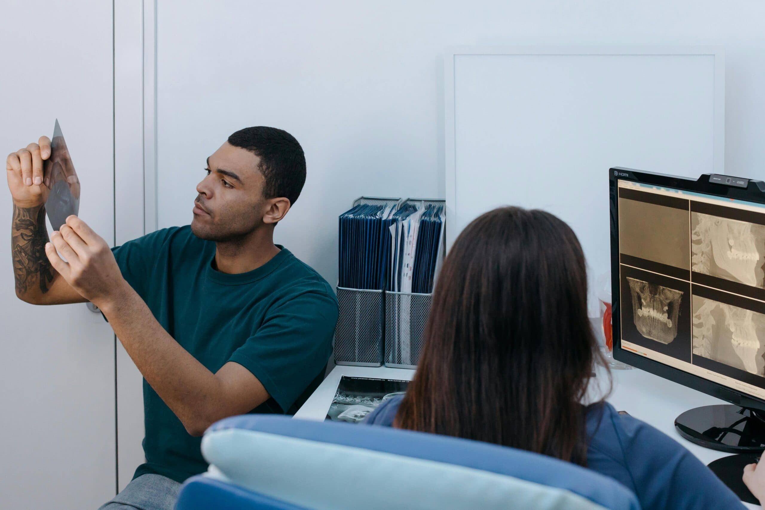 How Remote Staffing Transformed This Periodontist’s Practice: A Dentist’s Success Story with Edge